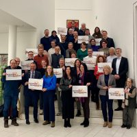 Gruppenbild der Bündnispartnern bei der Gründungsveranstaltung im April 2024, Quelle: Bündnis für Demokratie und Menschenrechte Stuttgart